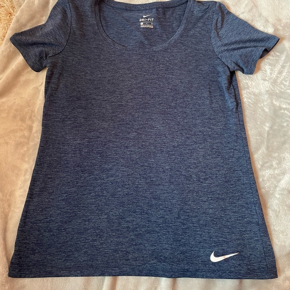 Nike dry fit shirt - Picture 1 of 3